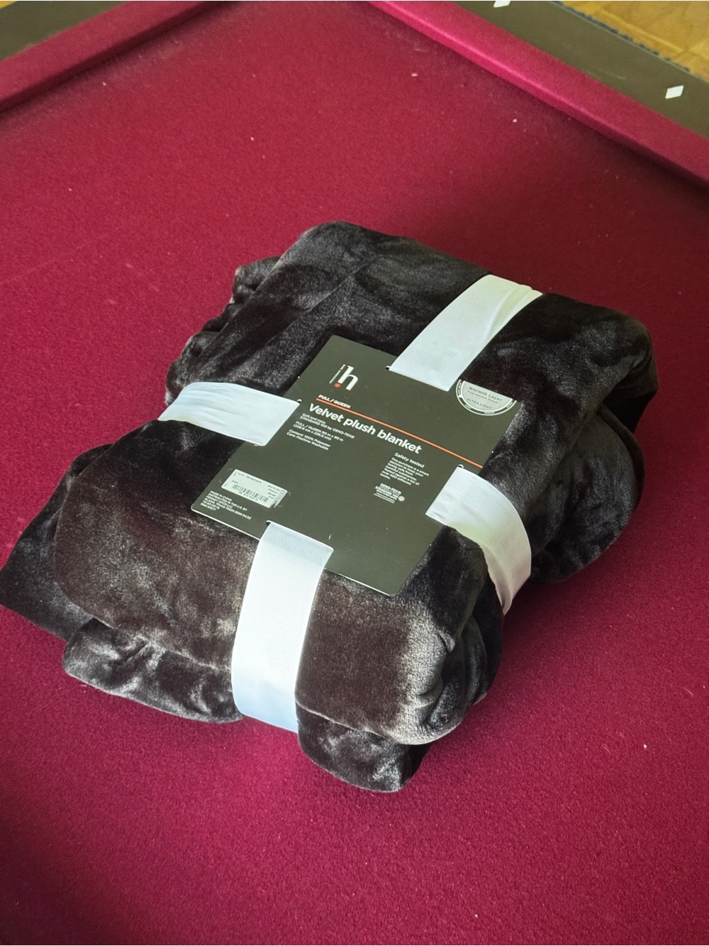 Expressions Velvet Plush Blanket - Chocolate Brown